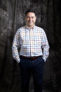 Dr. Roy Kucukates